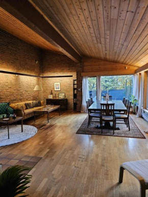 Private room - 1 in a luxury villa CHALET STYLE